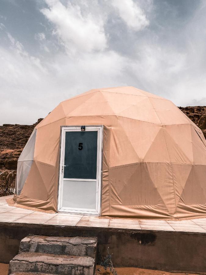 Ferienwohnung Sun Luxury Camp &Tour Wadi Rum Exterior foto