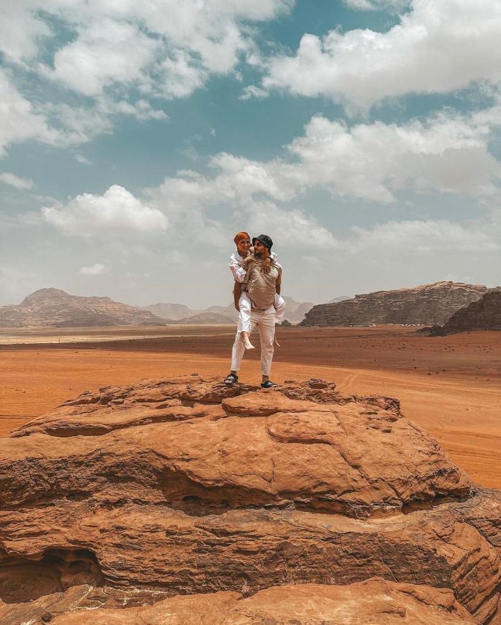 Ferienwohnung Sun Luxury Camp &Tour Wadi Rum Exterior foto
